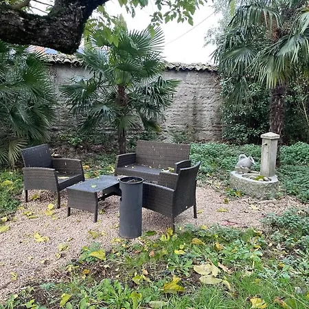 Apartment Maison T 2 Meuble Confort Proche Aeroport Pusignan