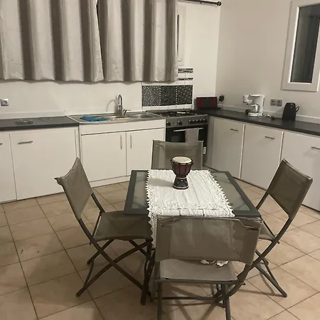 Maison T 2 Meuble Confort Proche Aeroport *